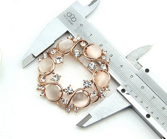 Gold-plated Flower Cheap Wholesale Crystal Rhinestone Opal Bulk Brooch Jewelry Innovations Jewelry Gift