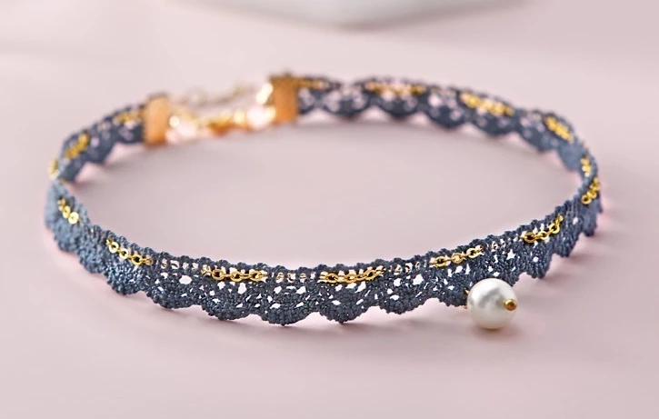 High Quality Manufacturer Zinc Alloy Lace Necklace with Artificial pearls pendant