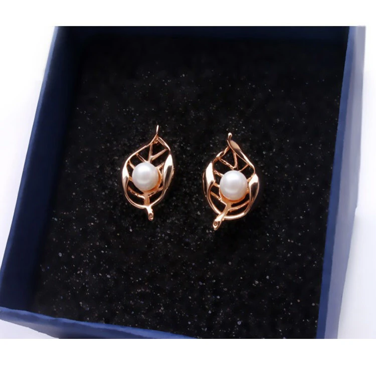 高档珍珠耳环空心叶女性时尚金色耳环