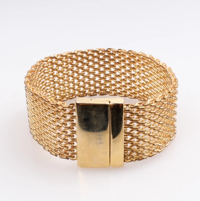 China Hot Fashion Alloy Wide Bracelets Jewelry Innovative Jewelry Chinese Open for Women Gift Hersteller