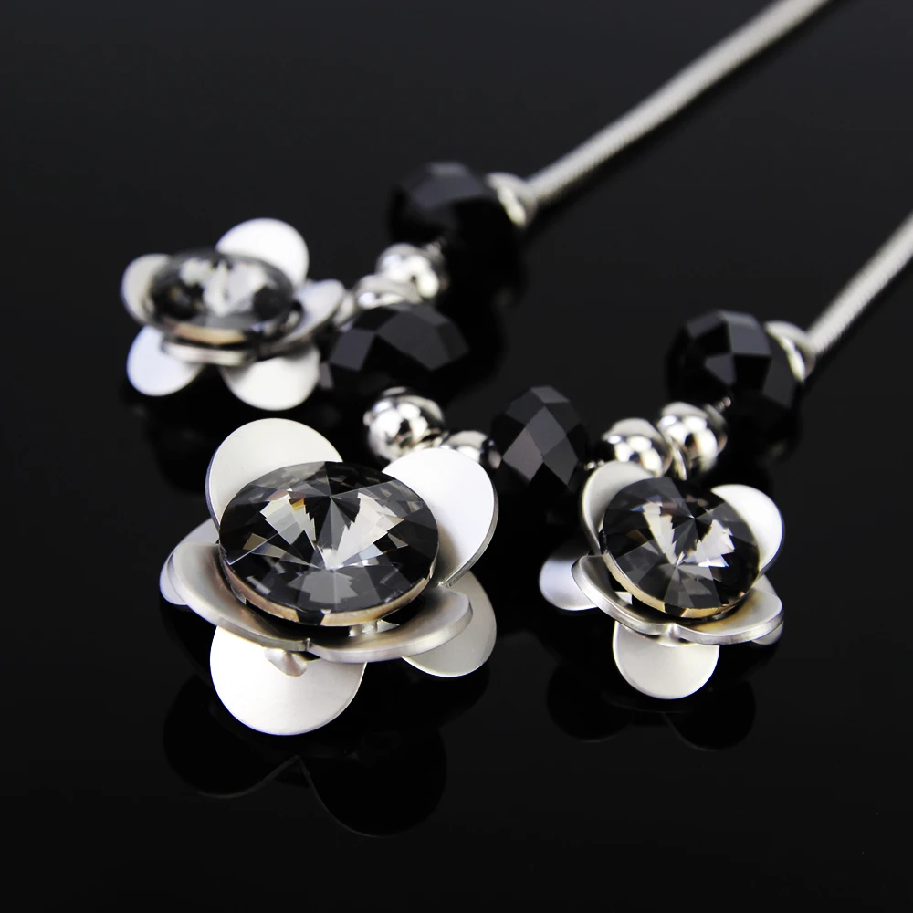 New Arrive Customized Fashion Jewellery Zinc Alloy Crystal Flower Pendant Necklace for women Accessories