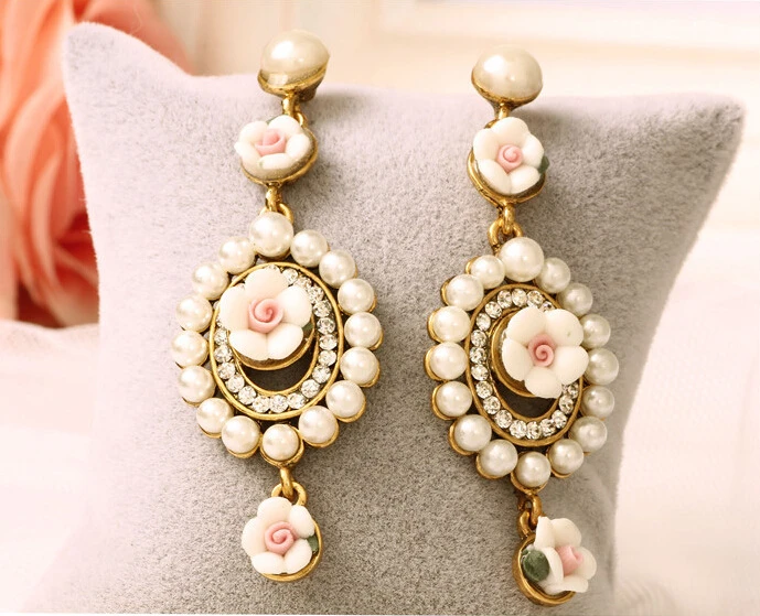 Palace retro temperament earrings Europe and the United States new sea Amoy soft pottery environmental water droplets alloy pearl gold studs earrings