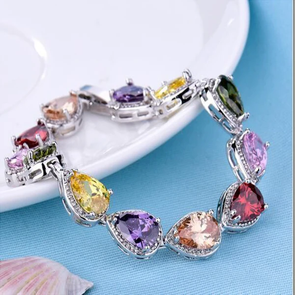 完美饰品迷人迷人手镯水晶泪滴手链，特色立方氧化锆石包围水钻时尚手镯美国