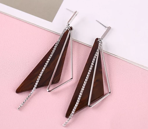 porcelana Professional Manufacturer Personal Korean Style Rhomboid Earrings for Woman fabricante