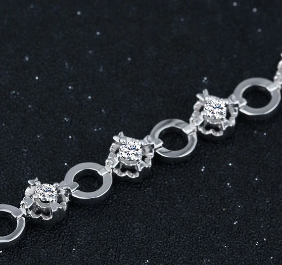 Professional Supplier 18K White Gold Diamonds 4C Bracelet Bangle for Woman