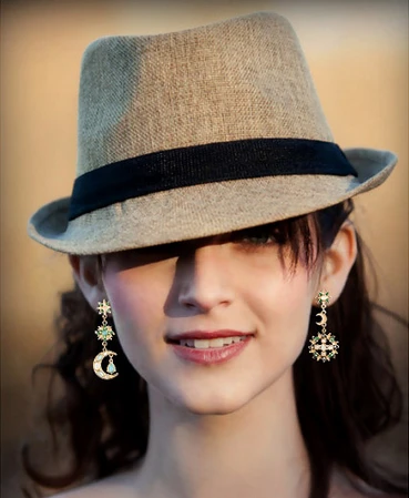 Special Retro European Style Zinc Alloy Artificial Gemstone Earrings Manufacturer in China