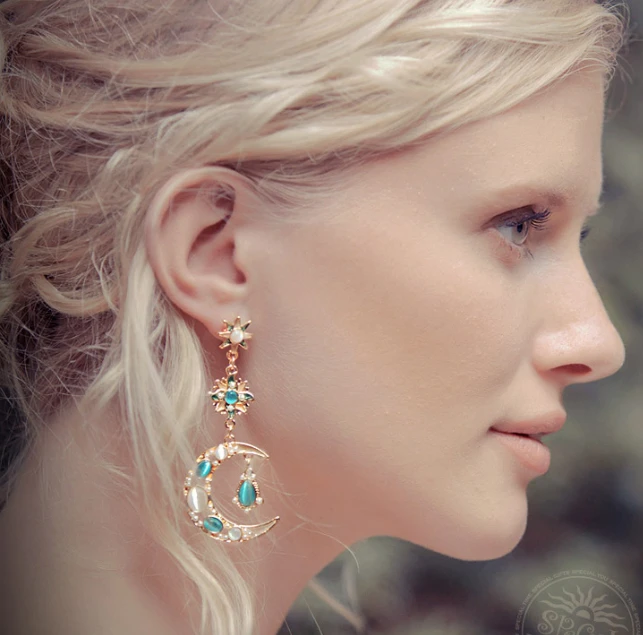 Special Retro European Style Zinc Alloy Artificial Gemstone Earrings Manufacturer in China