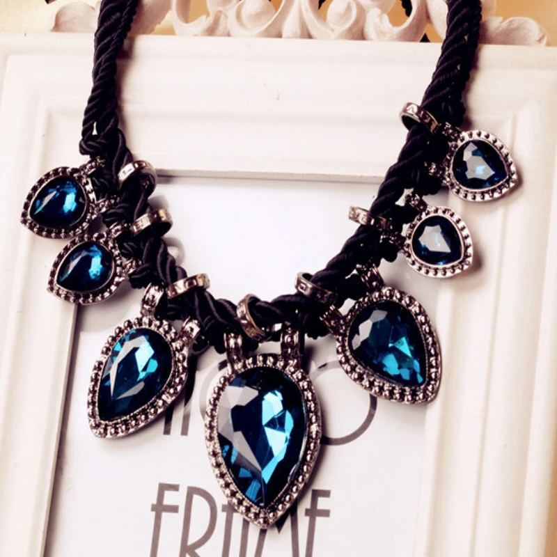 The latest European and American hand-woven fashion hemp rope drop-shaped gemstone short necklace