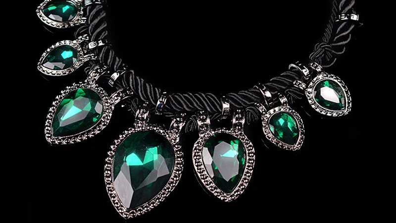 The latest European and American hand-woven fashion hemp rope drop-shaped gemstone short necklace