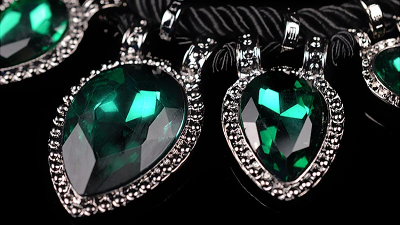 The latest European and American hand-woven fashion hemp rope drop-shaped gemstone short necklace