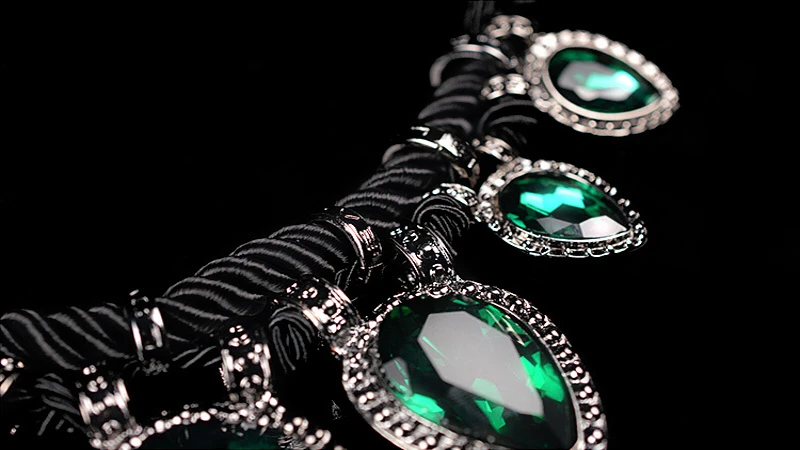 The latest European and American hand-woven fashion hemp rope drop-shaped gemstone short necklace