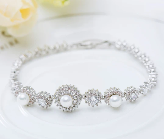 Wholesale Hot Fashion Korean Exquisite Elegant Women Bridal White Pearl Wedding Bracelet