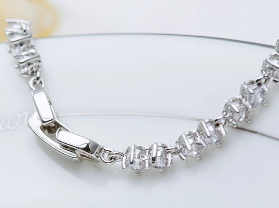 Wholesale Hot Fashion Korean Exquisite Elegant Women Bridal White Pearl Wedding Bracelet