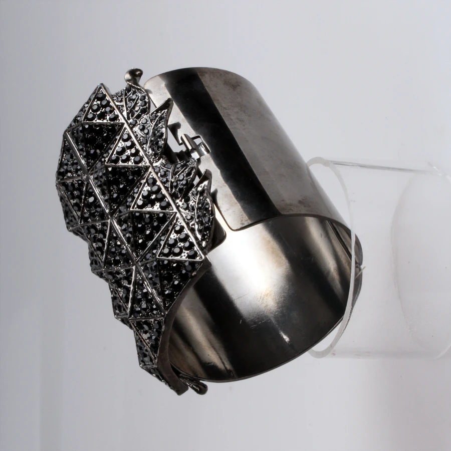 Wholesale stage catwalk charm bracelet bangle，Famous fashion people bracelet bangle Silver charm bracelet wholesale