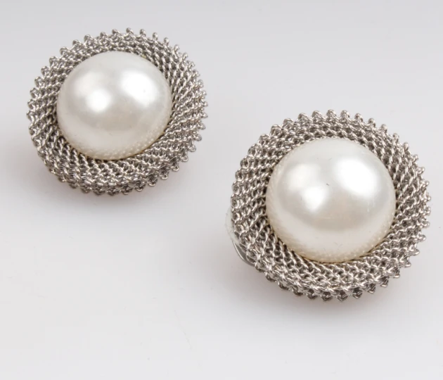 Women Wholesale Graceful Silver Color Simulated Pearl Birthday Anniversary Gifts for Women Mom Wife