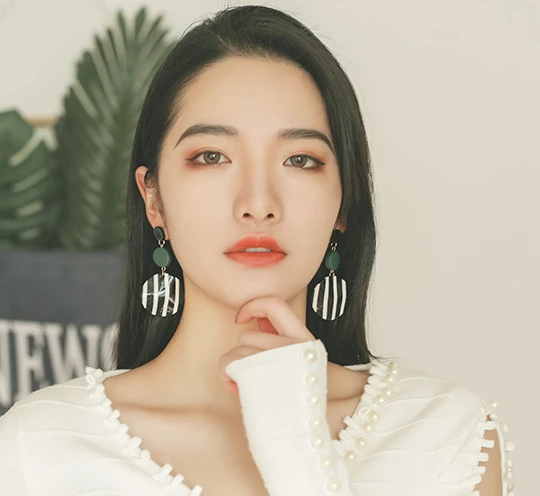 Zinc Alloy PMMA Sandalwood Earring Manufacturer from China