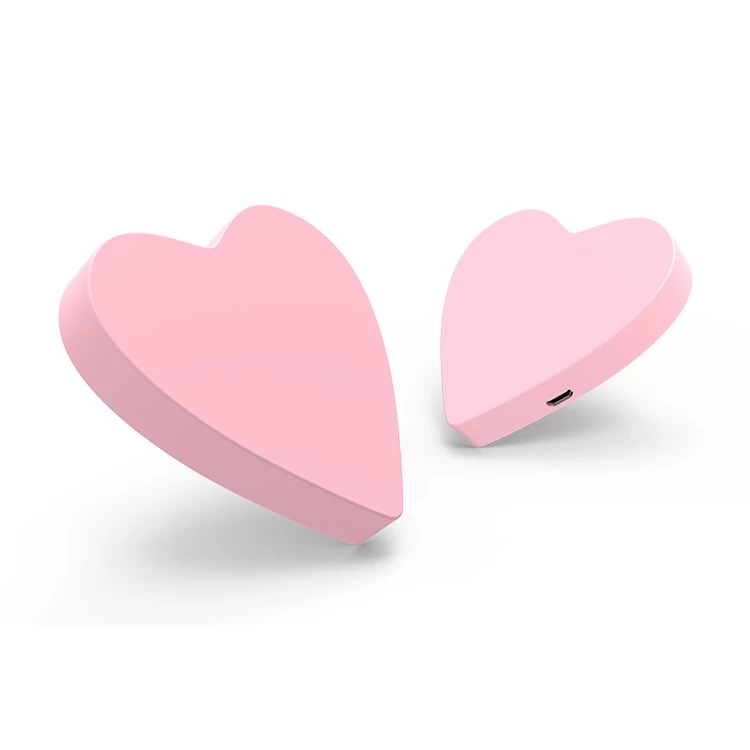 China Personalized OEM Soft PVC heart shape wireless charger manufacturer
