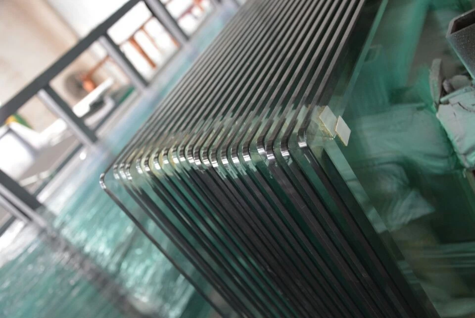 中国 超透明窗口和办公室玻璃推拉门钢化玻璃 制造商