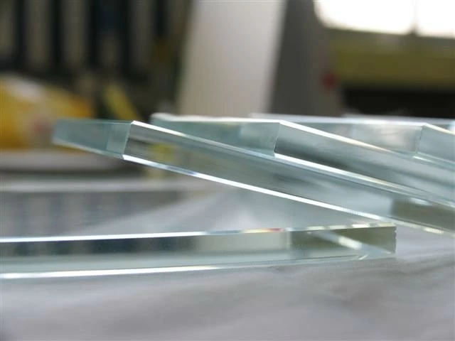 Cina Vetro float chiaro ultra basso del ferro di porcellana vetro fabbrica produttore