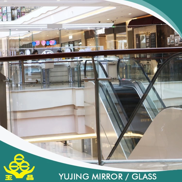 Chine Wholesale usine clair trempé le verre feuilleté pour les bâtiments commerciaux fabricant