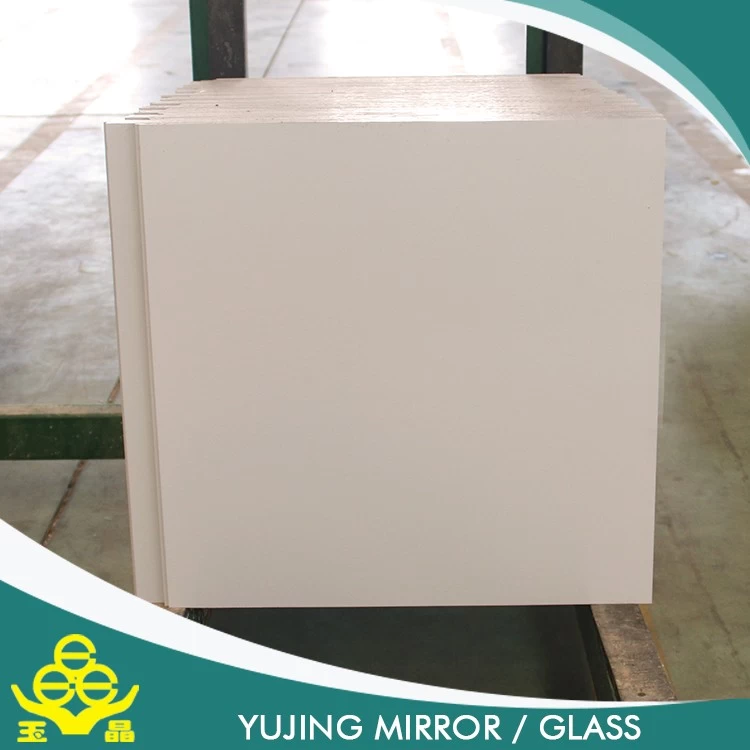 China modern mirror/waterproof mirror suitable for home decorations manufacturer