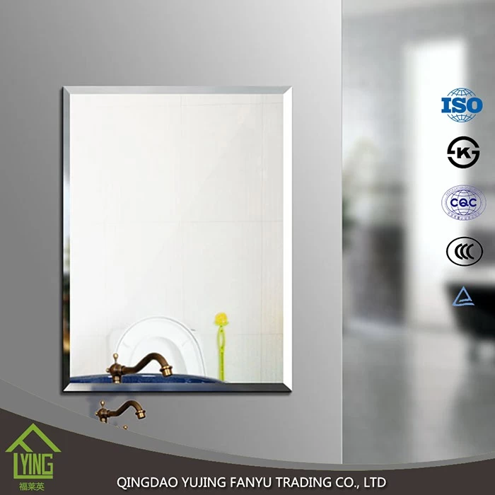 Chine ultra color 3mm Bathroom Mirror outlet with custom shape fabricant