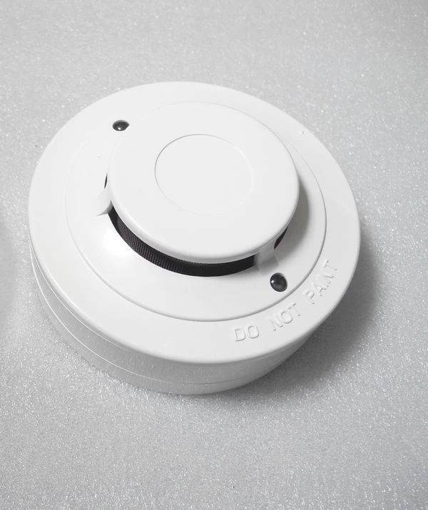 China 2-wire Conventional Smoke Detector with remote LED indicator PY-YT102C manufacturer