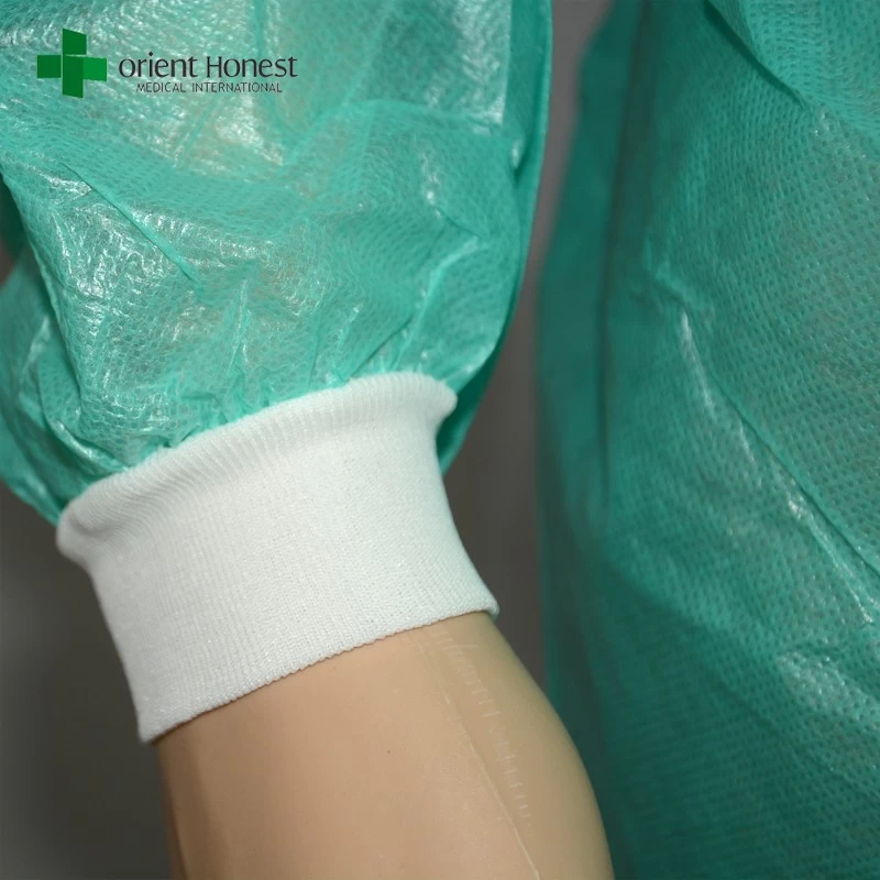 Chinesische Hersteller grün Krankenhauskitteln, PE beschichtete PP Krankenhaus Isolation Kittel, Einweg-Krankenhaus langes Kleid