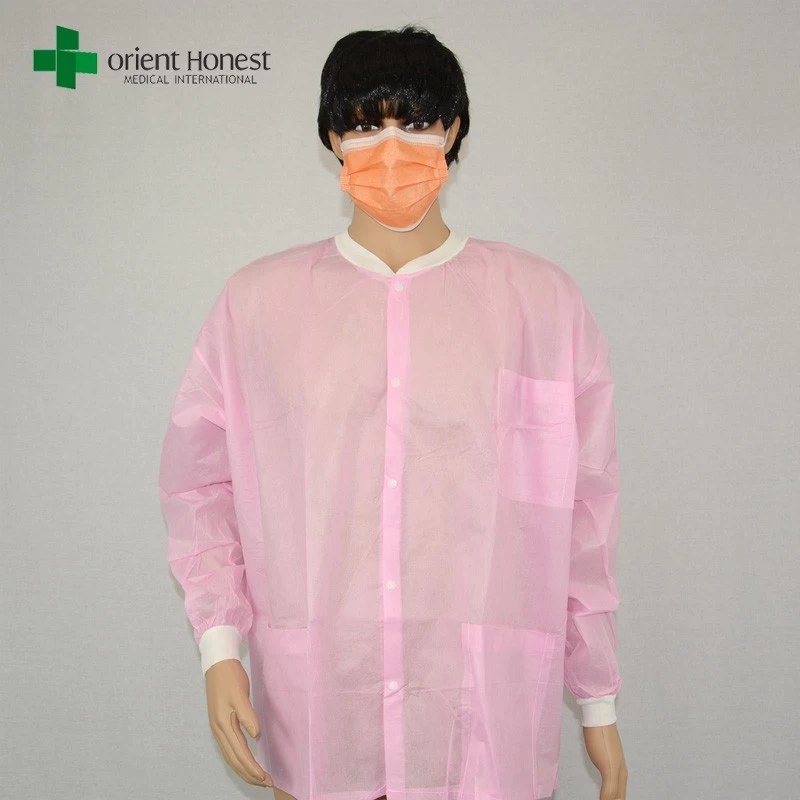 중국 핑크 실험실 코트, 정전기 방지 일회용 의료 실험실 코트, 폴리 프로필렌 일회용 실험실 코트에 가장 적합한 수출 제조업체