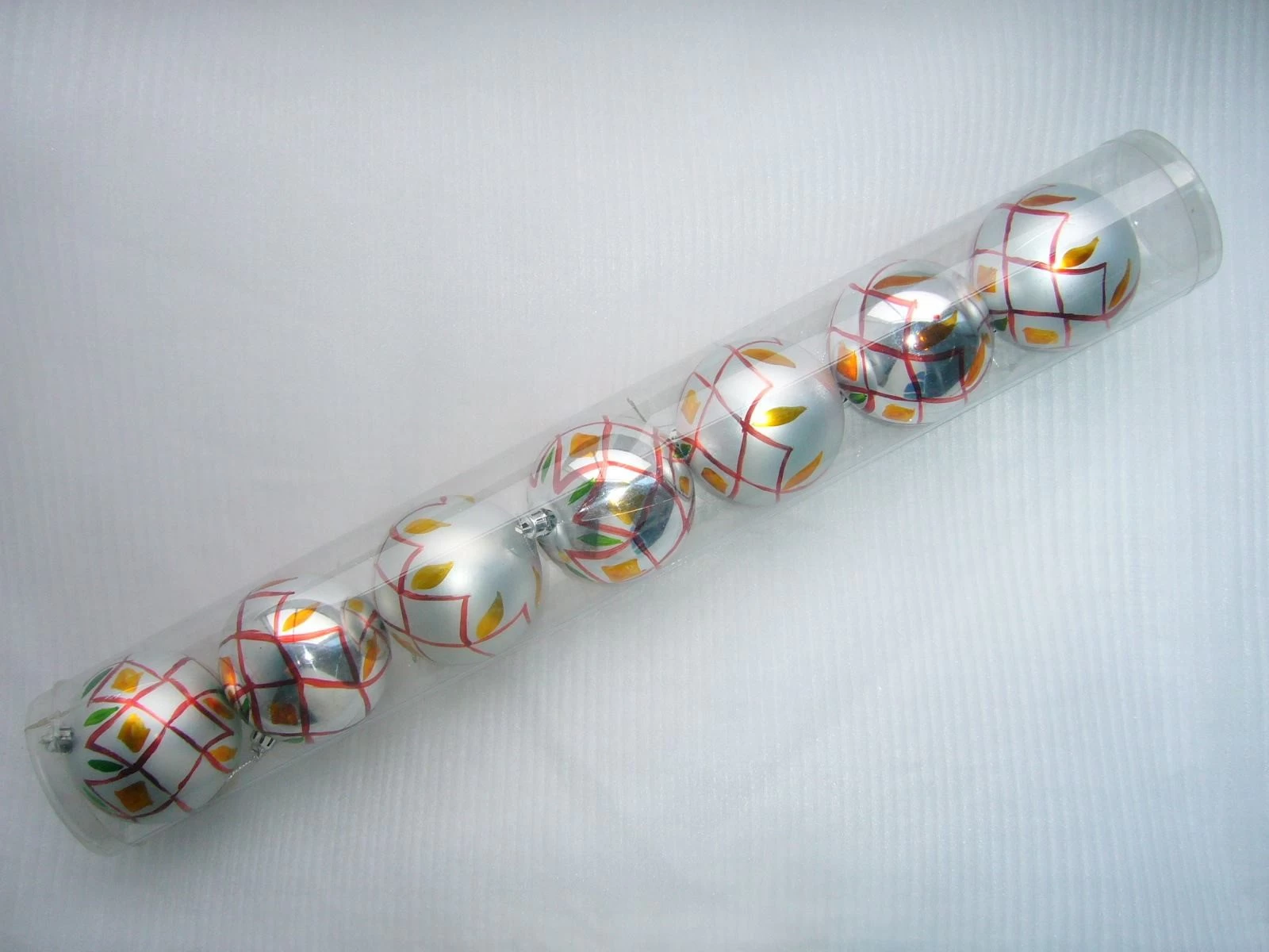 China Dekorativ Plastik Christmas hanging Ball Hersteller
