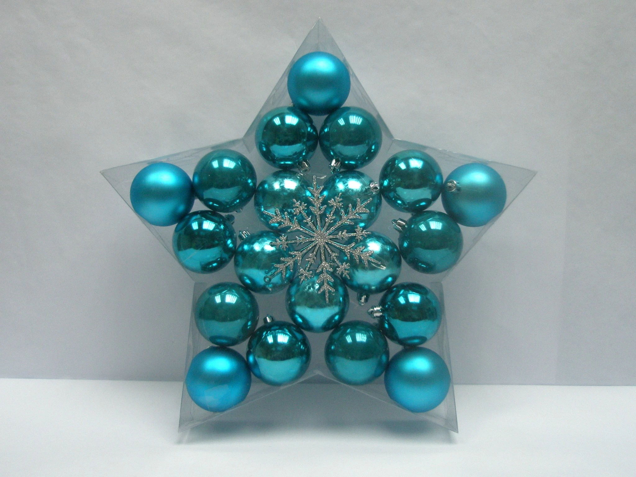 الصين Delicate Multicolor Christmas Ball Ornament الصانع