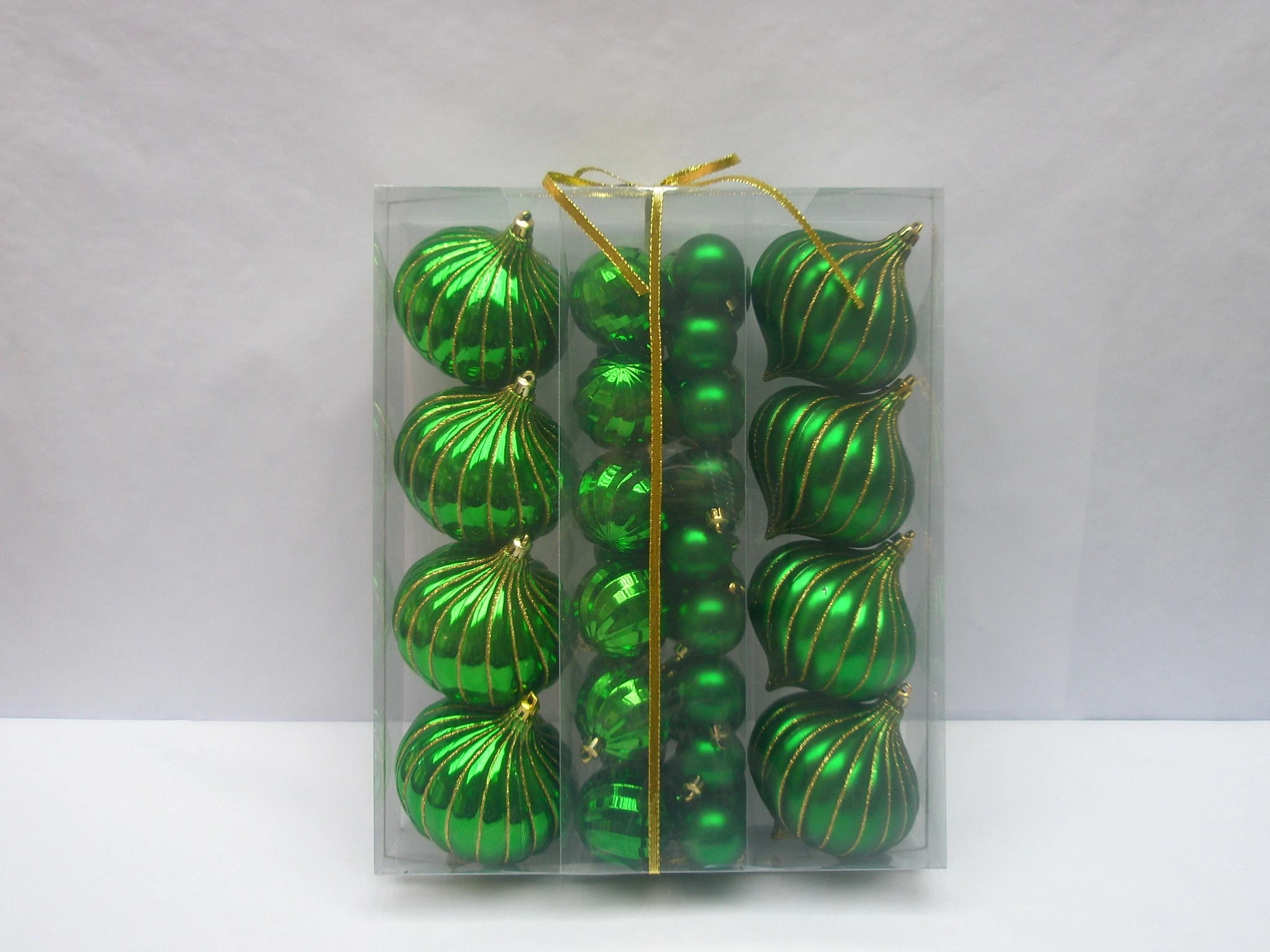 porcelana Bola de árbol de Navidad de plástico calidad fino ornamento fabricante