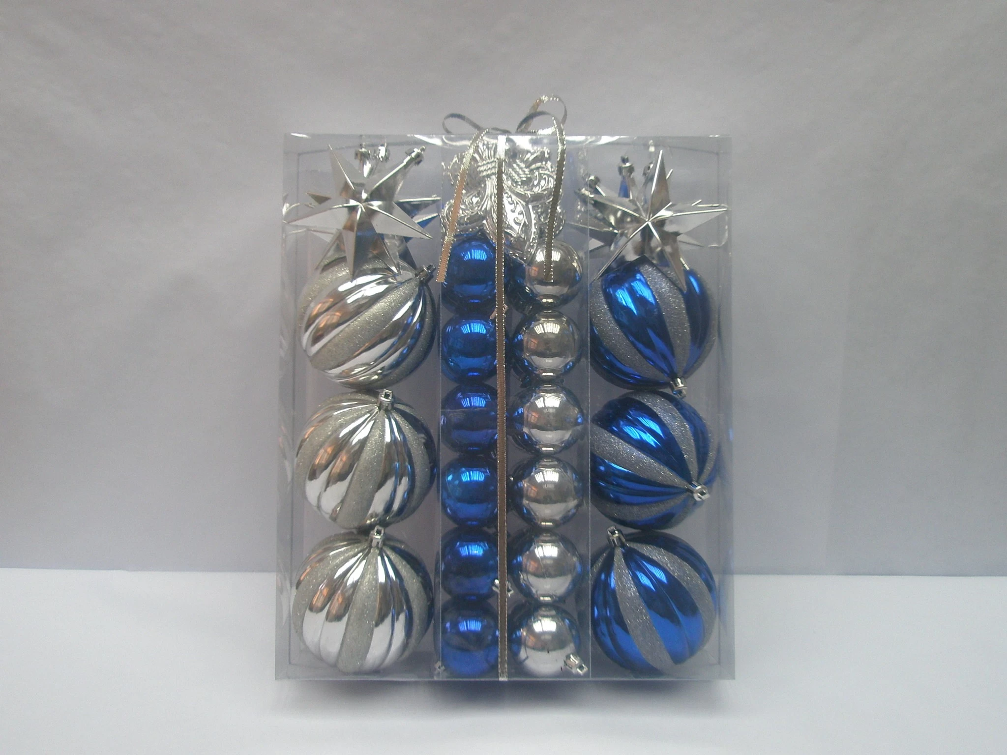 porcelana Venta caliente bola de árbol de navidad ornamento fabricante