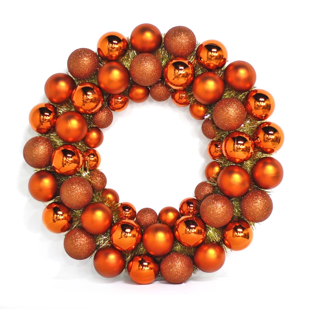 Chine Inexpensive Hot Selling Plastic Christmas Ball Wreath fabricant