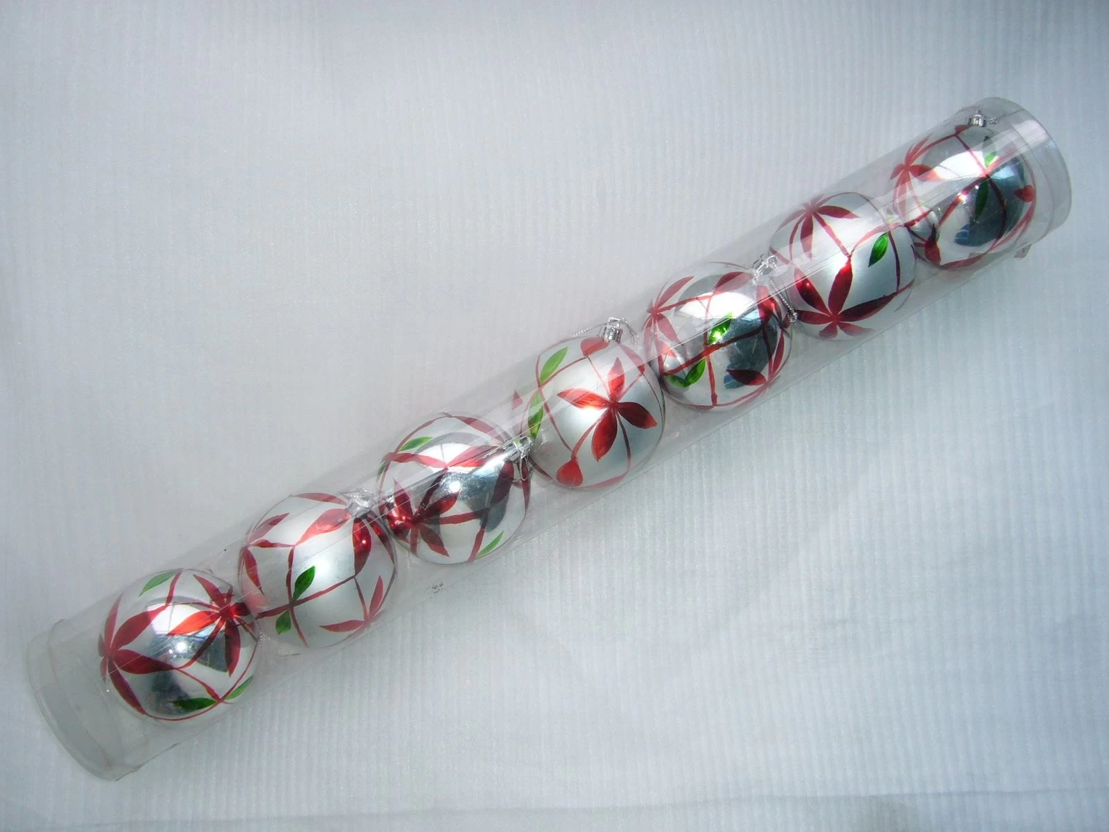 China Novo tipo vendável Natal ornamento bola de plástico fabricante