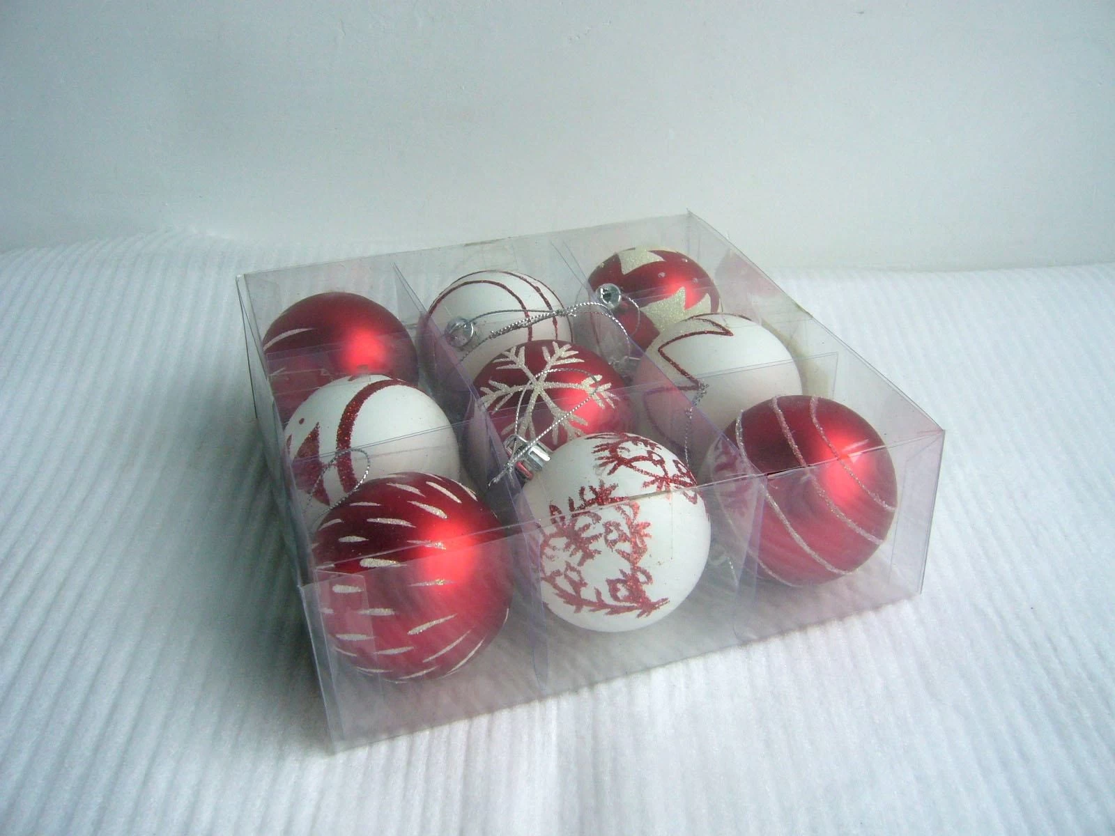 中国 新しいタイプのクリスマスの掛かる装飾の球 メーカー