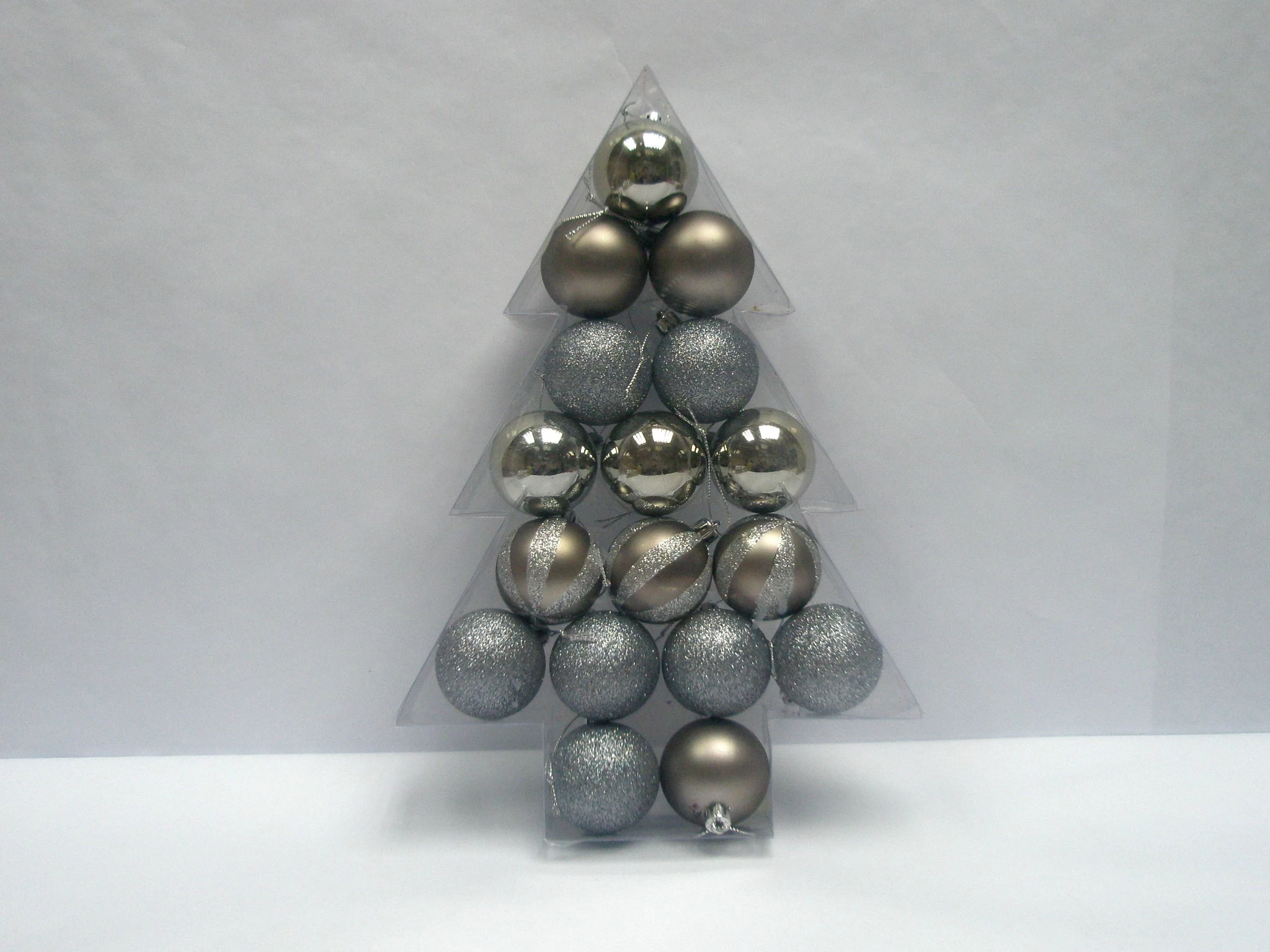 porcelana Vendible Navidad plástico bola de adorno fabricante