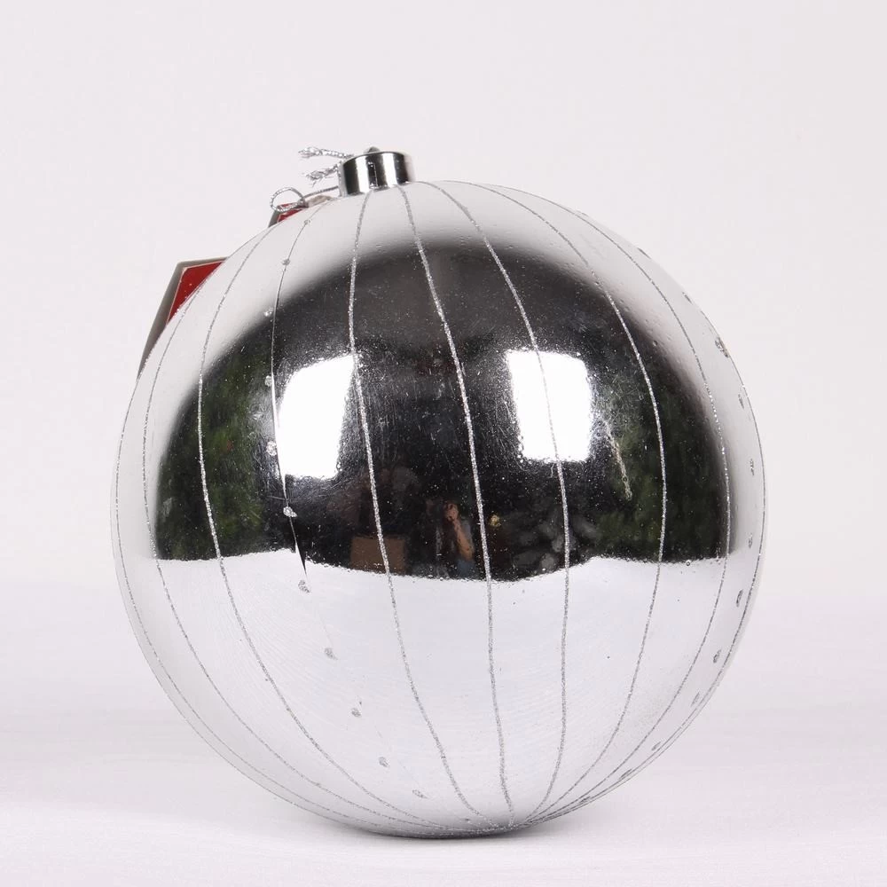 China Shatterproof Plastic Big Size Outdoor Christmas Decoration Ball manufacturer
