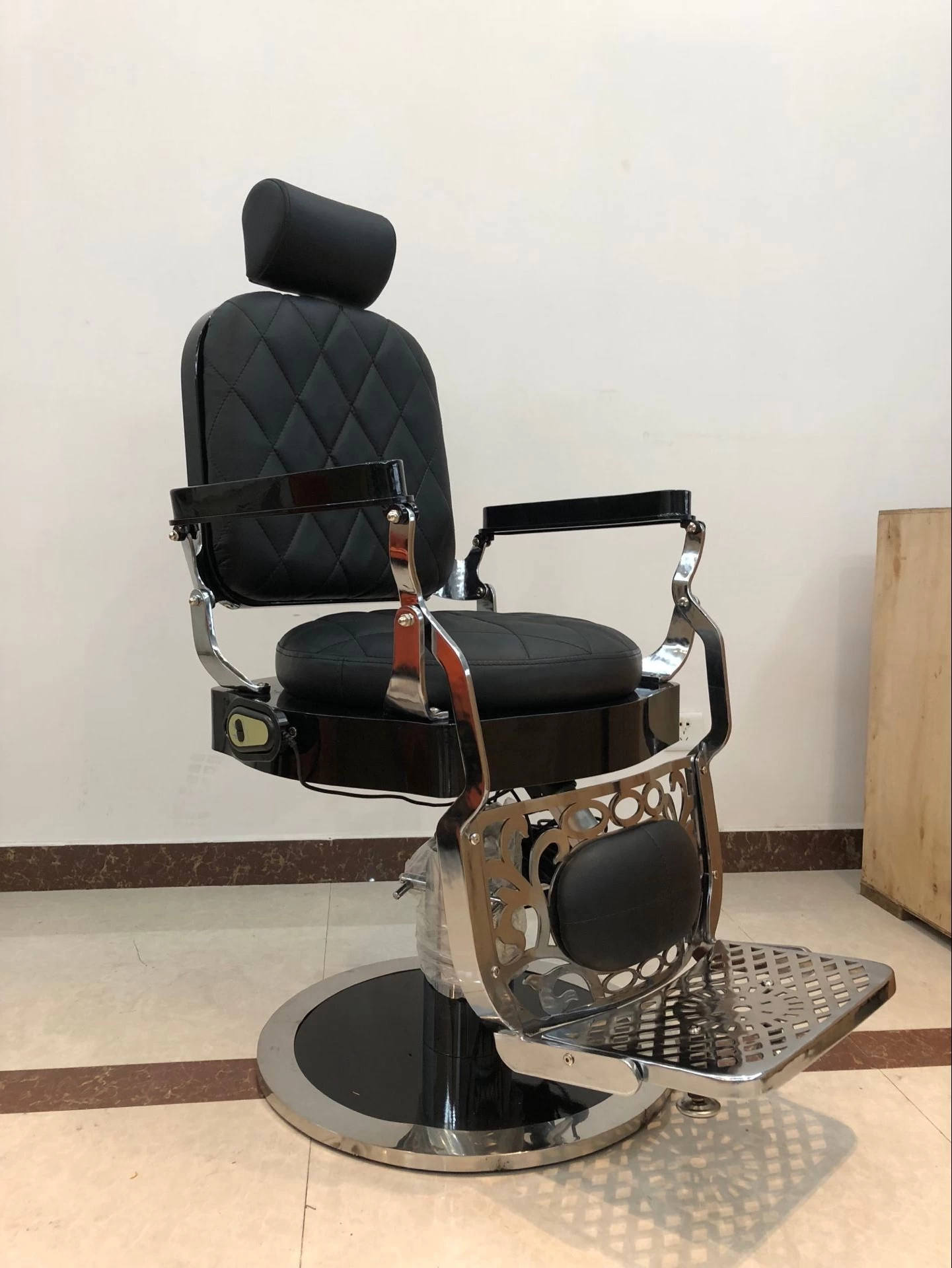 china vintage barber chair manufacturer with barber chair for sale of classical style barber chairs supplier china DS-T250