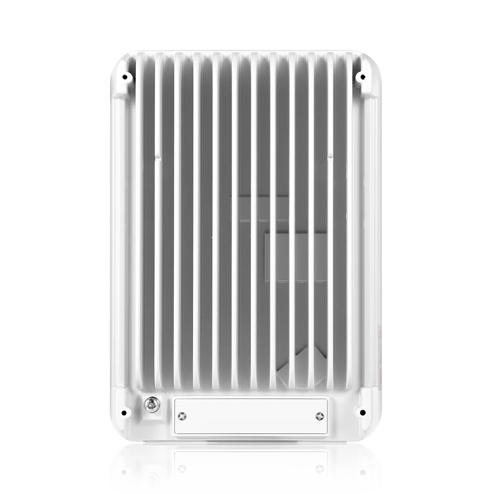 Régulateur de charge solaire MPPT extérieur IP43 avec surveillance d'application mobile à connexion parallèle