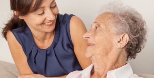 Mit älteren Menschen verbunden bleiben