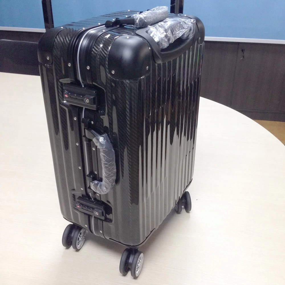 Carbon Fiber Suitcase in Autoclave process