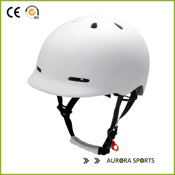 China High quality Eco friendly sporting safety novelty skateboard skating helmet manufacturer
