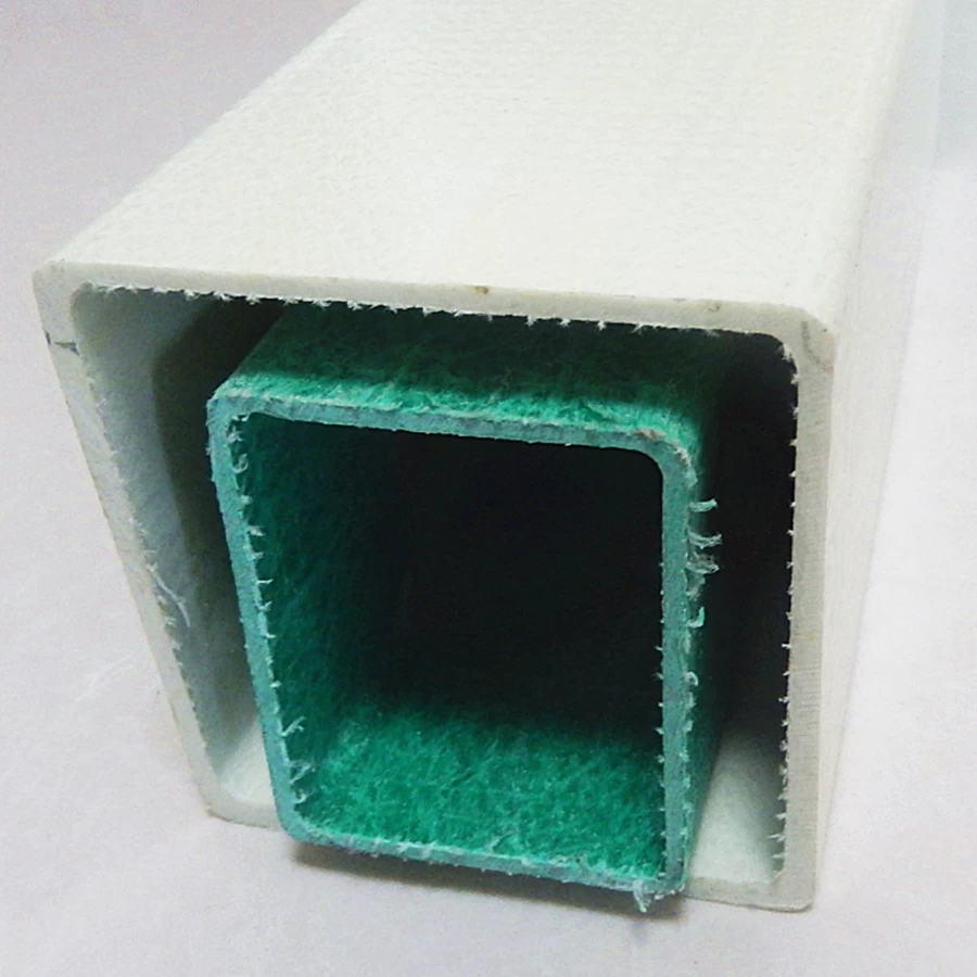 Chine Tube en plastique renforcé par fibre de verre rectangulaire carré renforcé par fibre de verre pultrudée de fibre de verre Fournisseurs fabricant