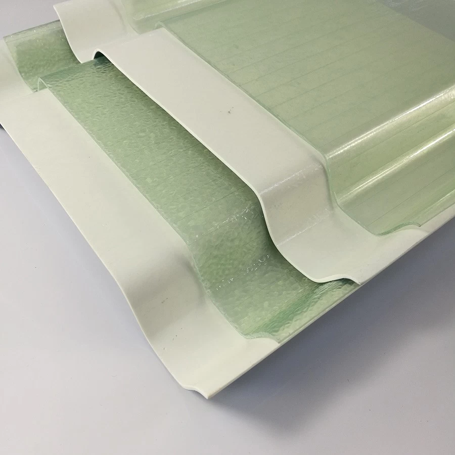 China Durchsichtige klare flache und gewölbte glasfaserverstärkte Kunststoff GFK FRP Dachplatten Hersteller Hersteller