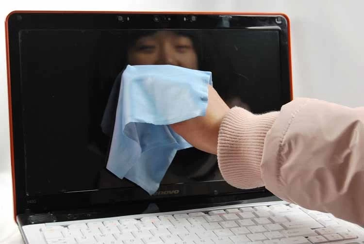 how to clean your laptop lcd screen