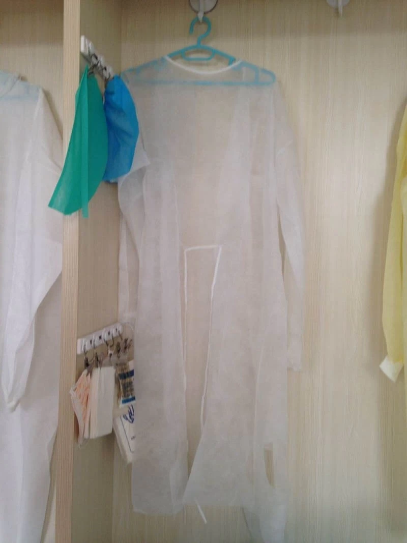 Ly Nonwoven Isolation Gown with Knitted Cuffs