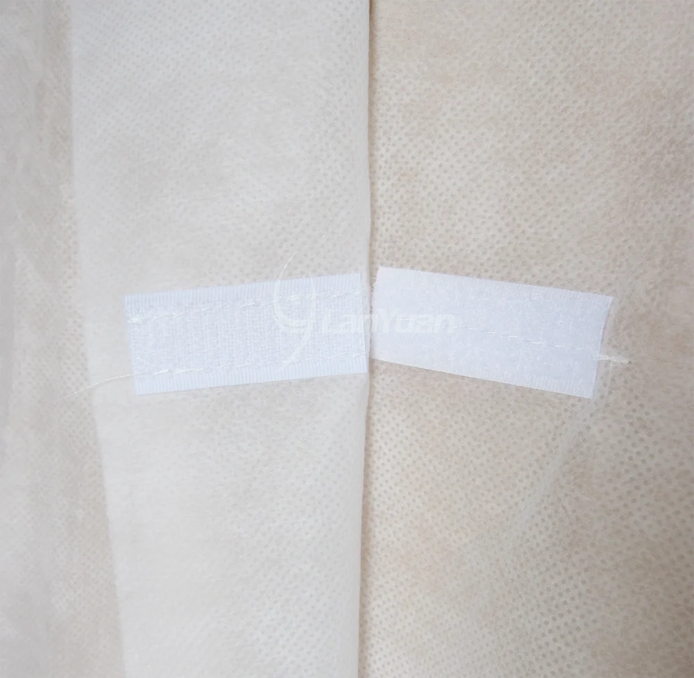 الفيلكرو ياقات الأبيض معطف مختبر مع مطاطا الكفات