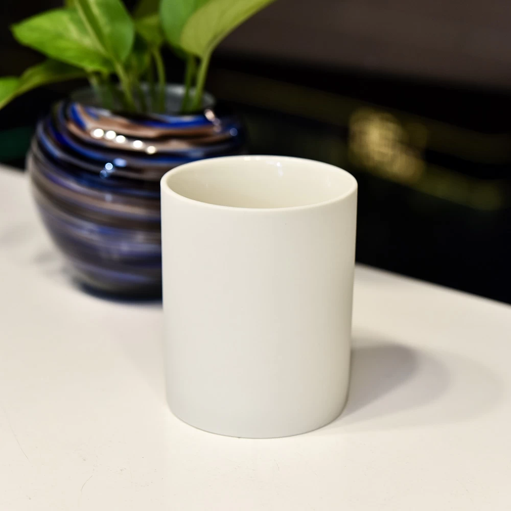 Customized Size Matte White Ceramic Candle Vessels