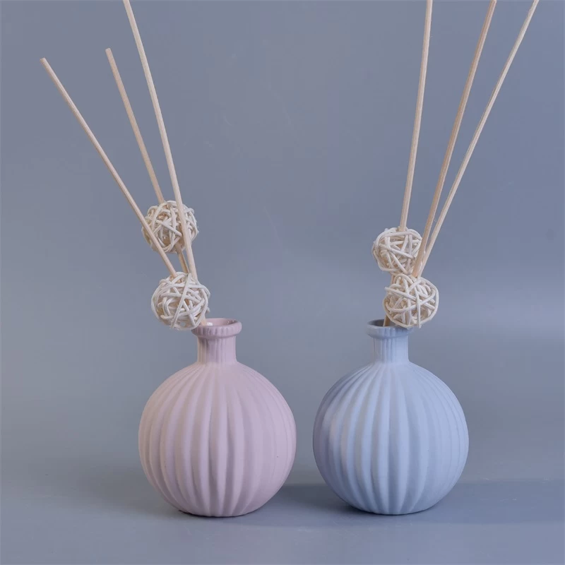 ball shape ceramic diffuser bottle with reed